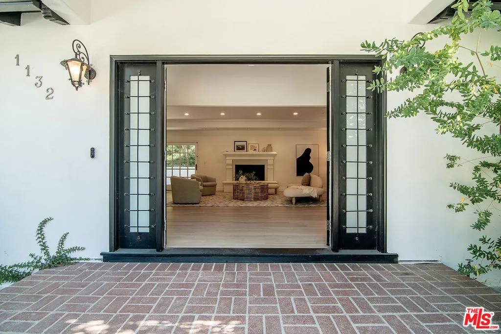 1132 Chantilly Road, Los Angeles, California 90077 home-pic-5